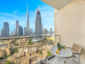 Luxurious 2BDR Apt in Burj Royale with Burj Khalifa, Fountain show Views opposite Dubai Mall